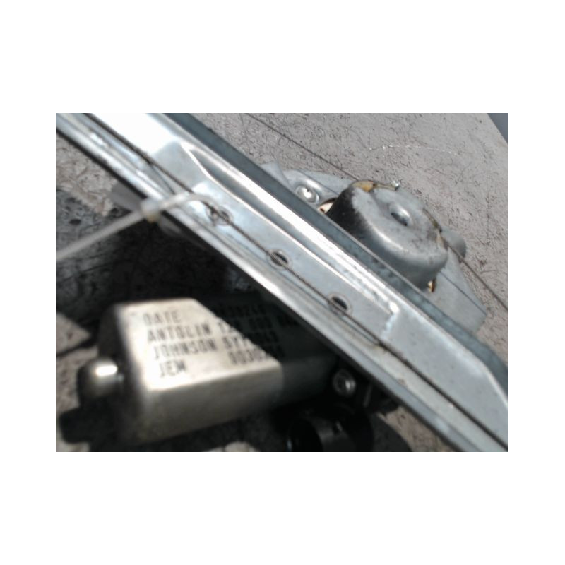 MECANISME+MOTEUR LEVE-GLACE AVANT DROIT DACIA SANDERO 2008-