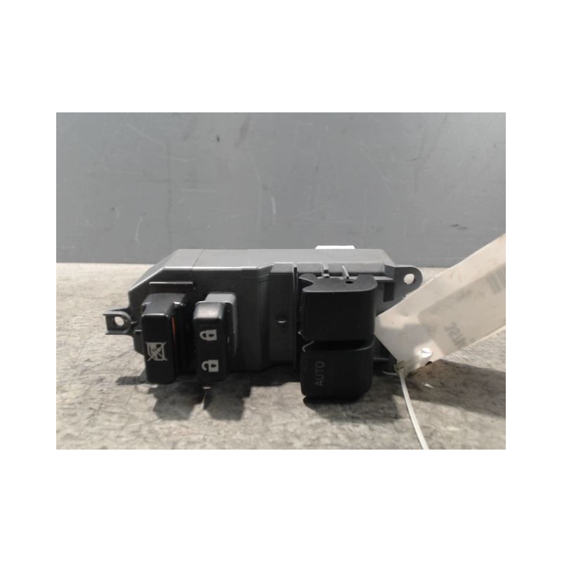 COMMANDE LEVE-GLACE PORTE AVG TOYOTA YARIS II 2010-