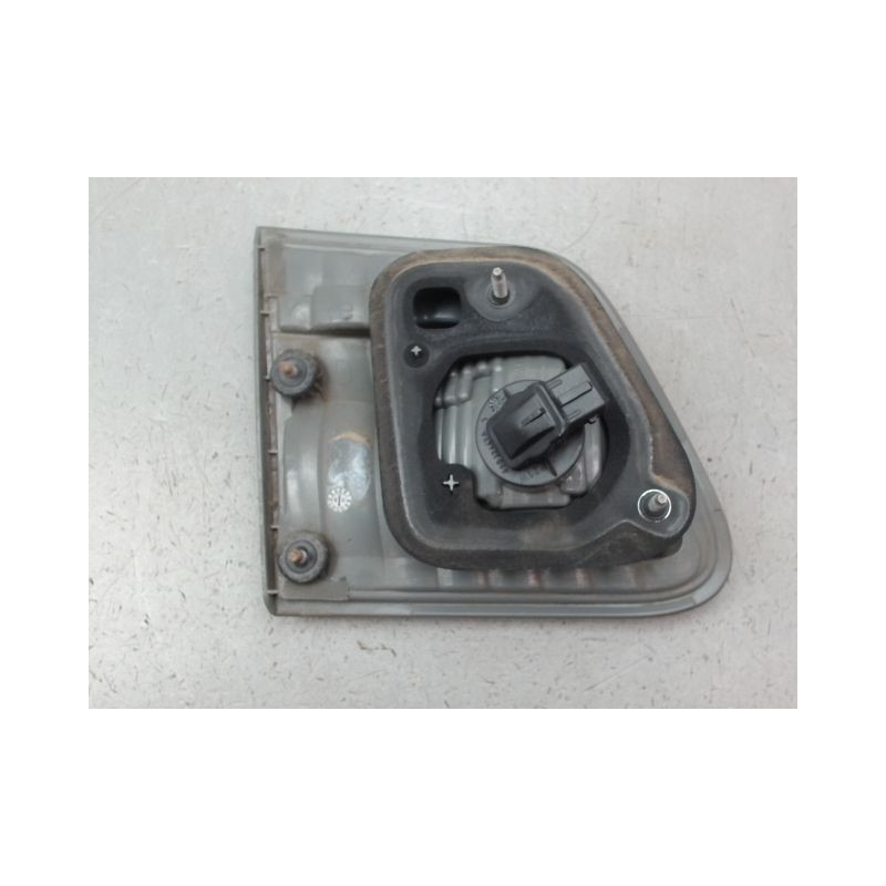 FEU ARRIERE INTERIEUR DROIT TOYOTA AVENSIS BREAK 2006-