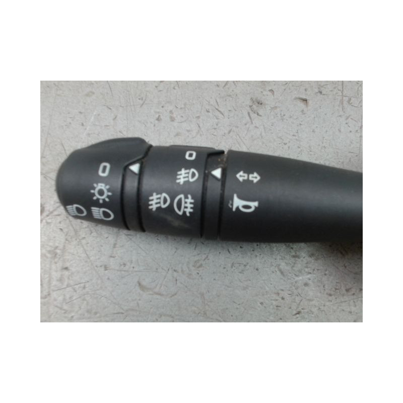 COMMANDE ECLAIRAGE RENAULT TWINGO II Phase 1 2007-2011