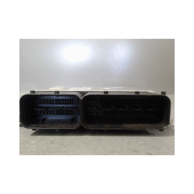 CALCULATEUR MOTEUR SUZUKI SWIFT