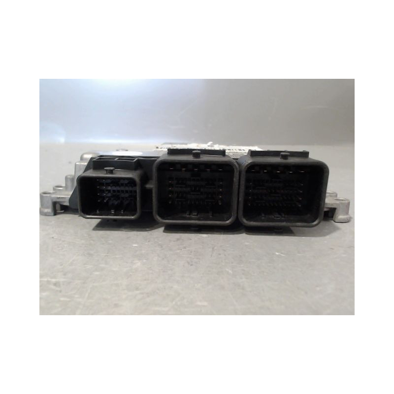 CALCULATEUR MOTEUR PEUGEOT 207