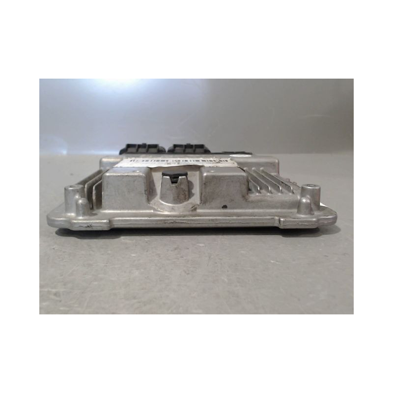 CALCULATEUR MOTEUR PEUGEOT 207