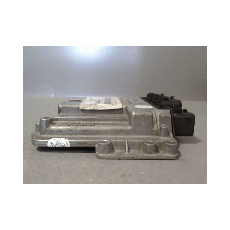 CALCULATEUR MOTEUR PEUGEOT 207