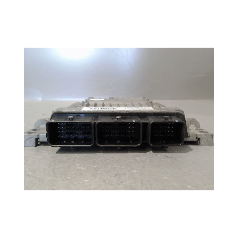 CALCULATEUR MOTEUR RENAULT MEGANE
