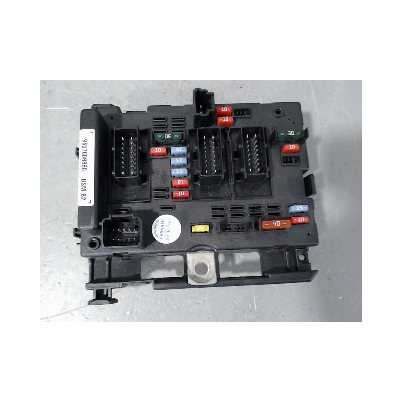 BOITE A FUSIBLES PEUGEOT 206