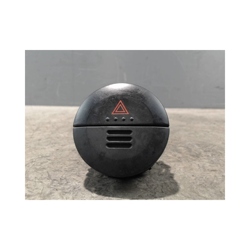 BOUTON DE WARNING NISSAN X-TRAIL