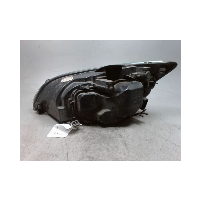 PHARE DROIT FORD FOCUS