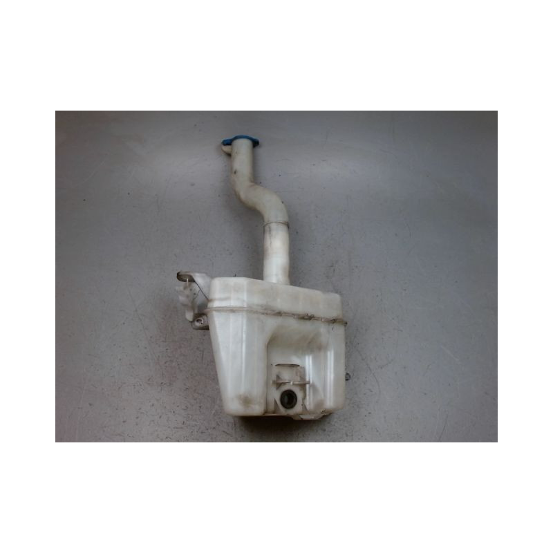 RESERVOIR LAVE-GLACE AVANT HYUNDAI TUCSON -04