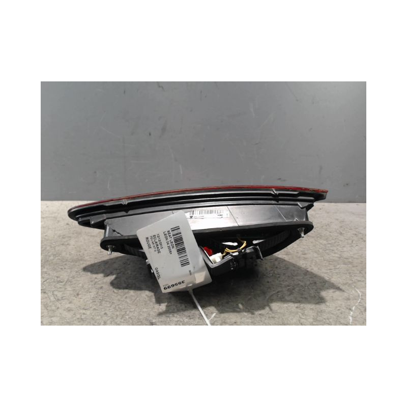 FEU ARRIERE INTERIEUR GAUCHE SEAT LEON 2009-