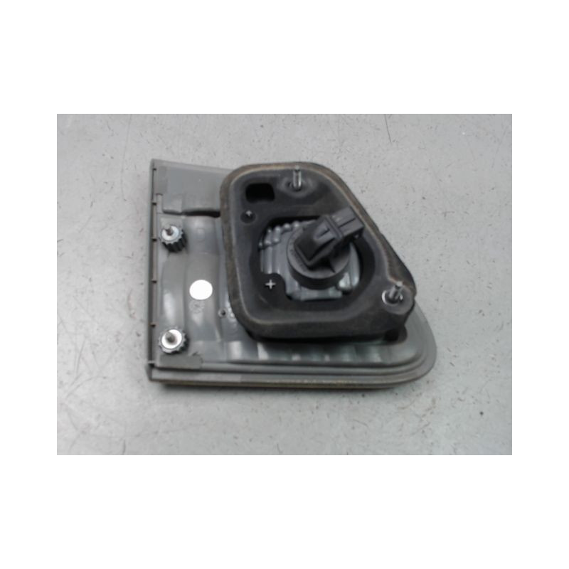 FEU ARRIERE INTERIEUR DROIT TOYOTA AVENSIS BREAK III Phase 2 2012-...