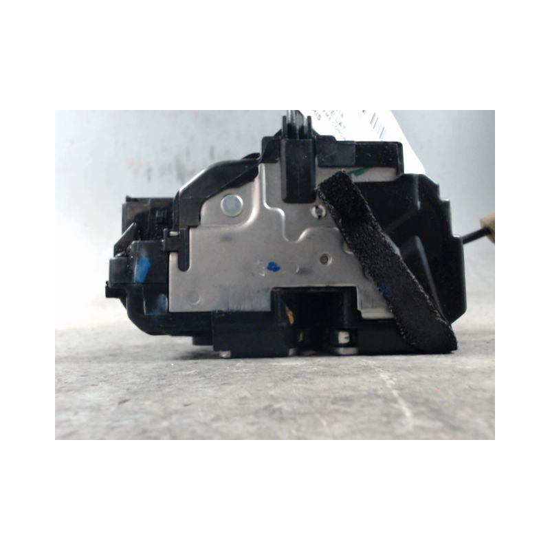 SYSTEME CONDAMNATION AVANT DROIT NISSAN NP300