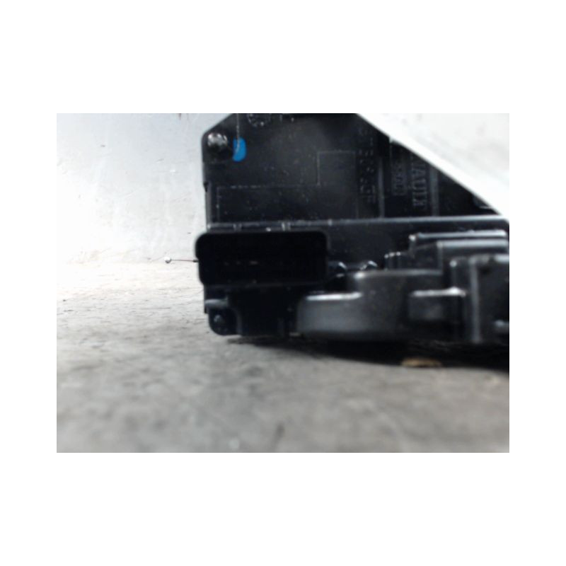 SYSTEME CONDAMNATION AVANT DROIT NISSAN NP300