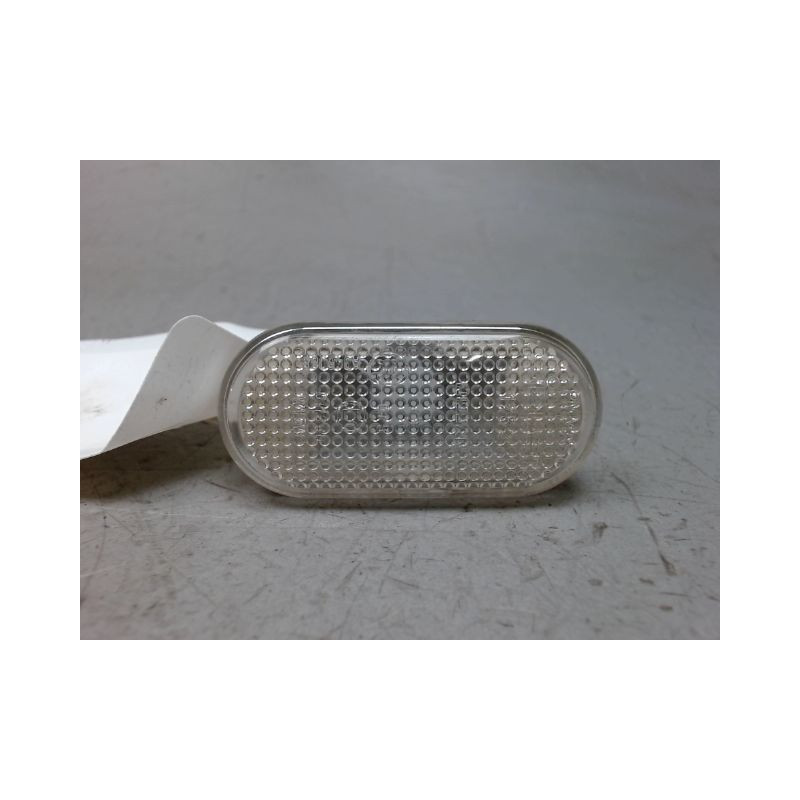 REPETITEUR AILE GAUCHE NISSAN QASHQAI