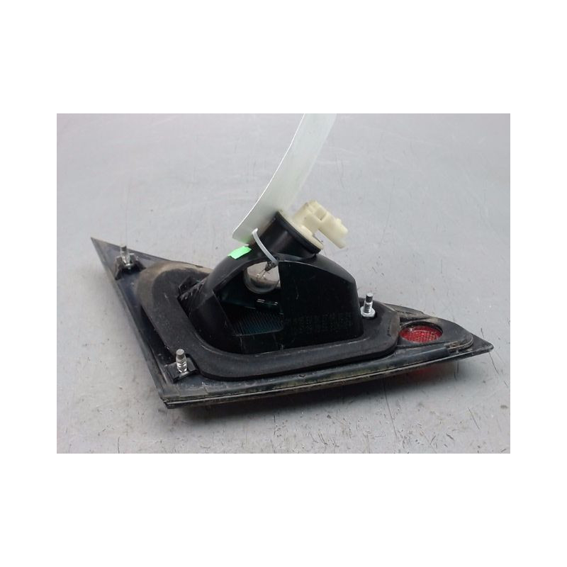 FEU ARRIERE INTERIEUR DROIT MITSUBISHI COLT CZ 2005-