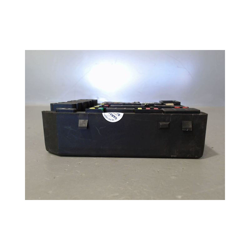 BOITE A FUSIBLES RENAULT MEGANE