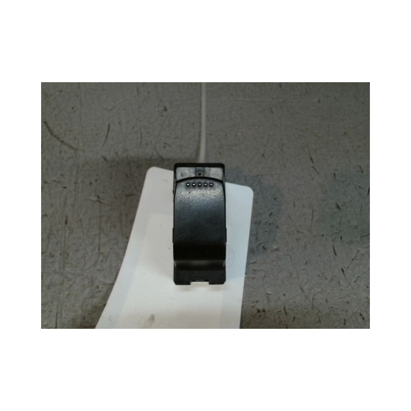 COMMANDE LEVE-GLACE PORTE AVD OPEL AGILA