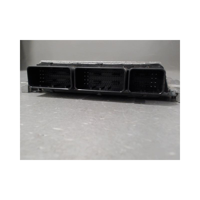 CALCULATEUR MOTEUR DACIA DUSTER