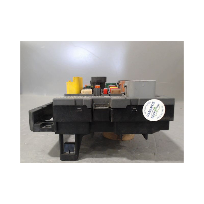 BOITE A FUSIBLES PEUGEOT 5008