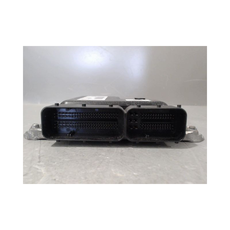 CALCULATEUR MOTEUR OPEL MERIVA