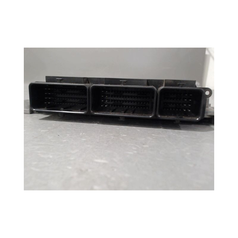 CALCULATEUR MOTEUR RENAULT CLIO
