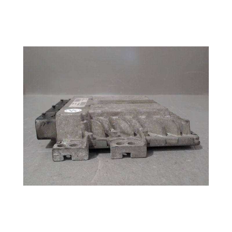 CALCULATEUR MOTEUR RENAULT MEGANE