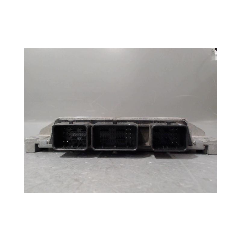 CALCULATEUR MOTEUR RENAULT CLIO