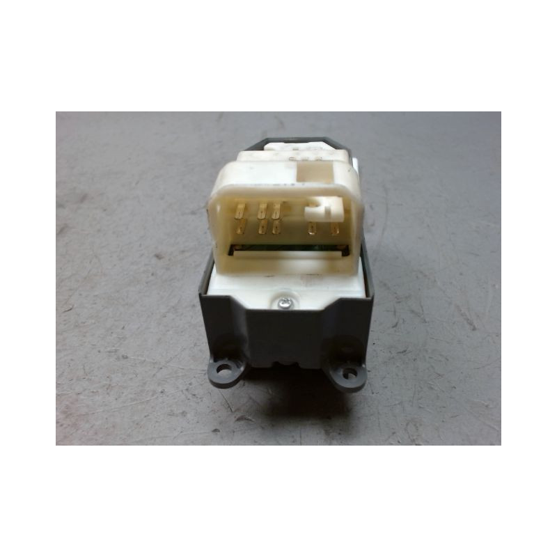 COMMANDE LEVE-GLACE PORTE AVG TOYOTA YARIS