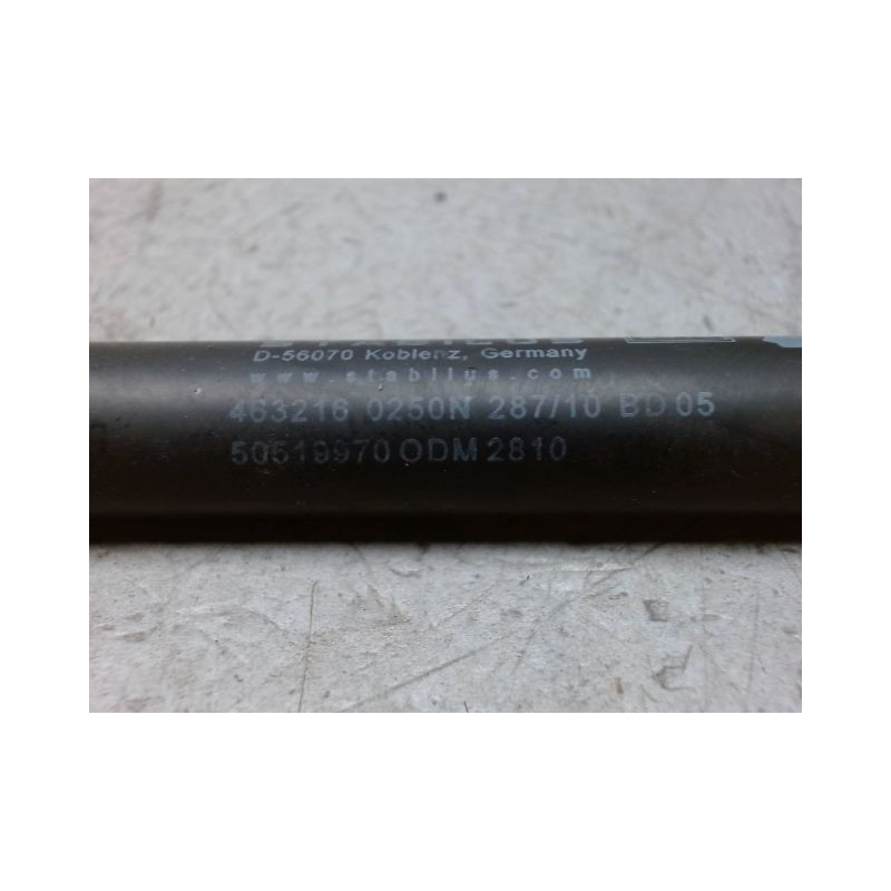 VERIN CAPOT D ALFA ROMEO GUILIETTA 2010-