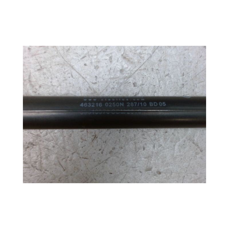 VERIN CAPOT G ALFA ROMEO GUILIETTA 2010-