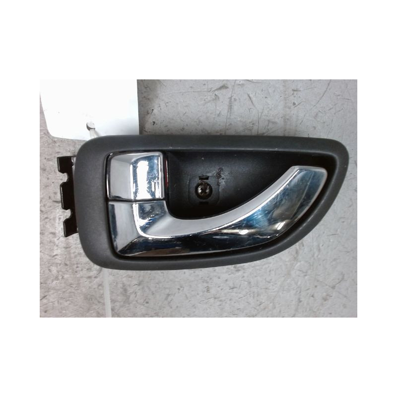 POIGNEE INTERIEURE PORTE AVANT GAUCHE HYUNDAI SANTA FE 4X4 -00