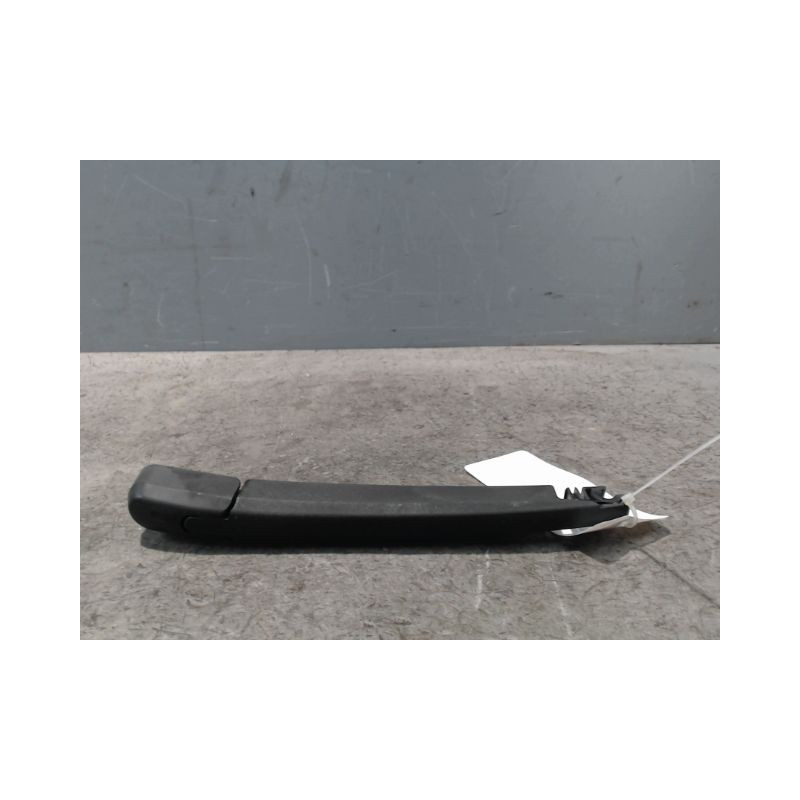 BRAS ESSUIE-GLACE ARRIERE TOYOTA COROLLA VERSO 2004-2007