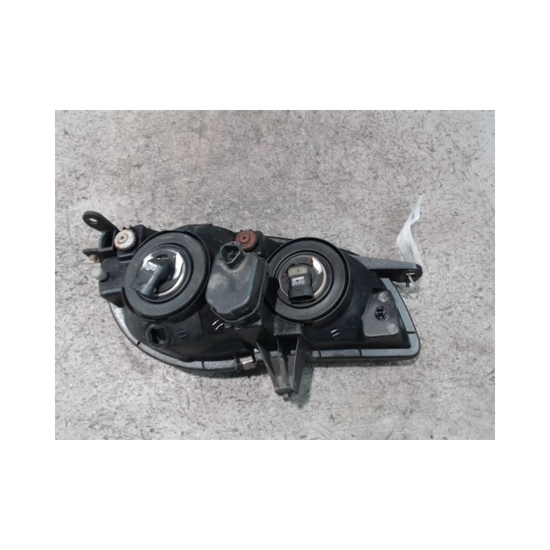 PHARE GAUCHE TOYOTA COROLLA 2000-2001