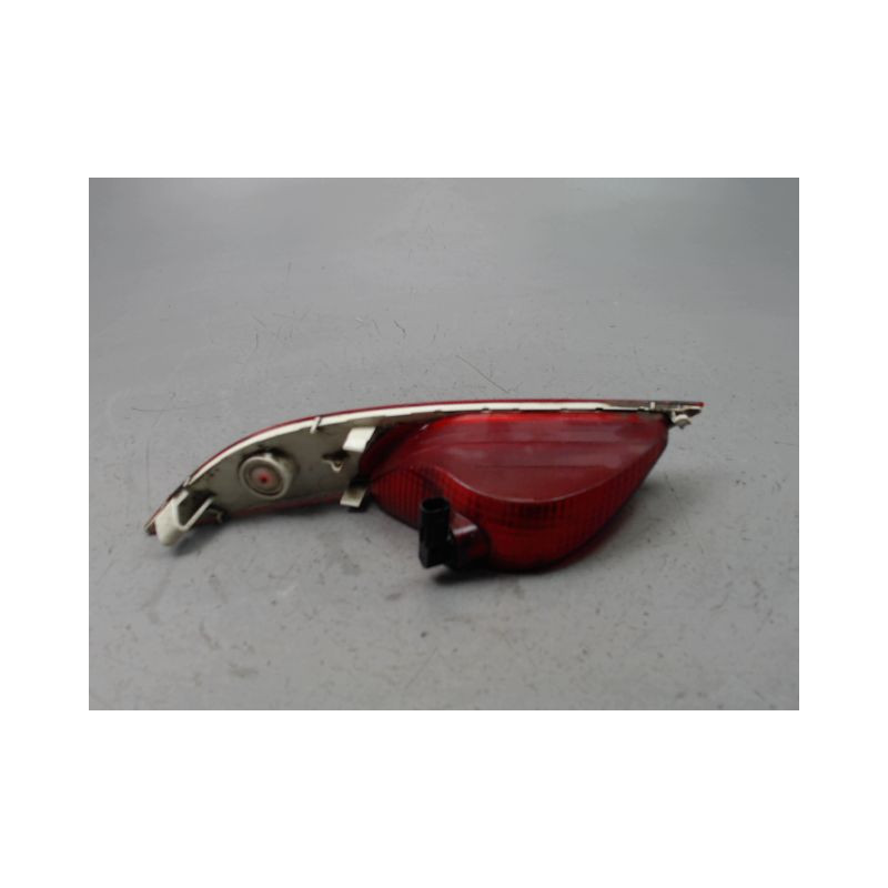 FEU DE PARE-CHOC ARRIERE DROIT VOLVO V40 2000-
