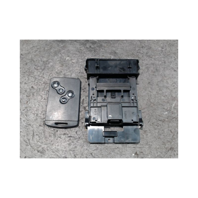 LECTEUR DE CARTE RENAULT LAGUNA III 2007-