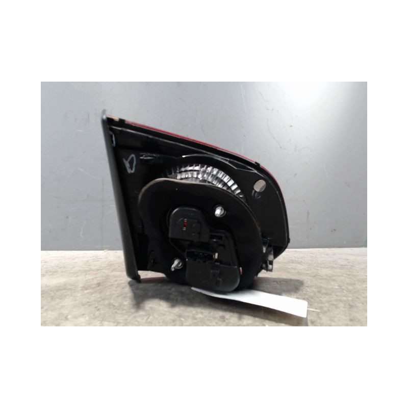 FEU ARRIERE INTERIEUR DROIT VOLKSWAGEN GOLF V 2003-2009