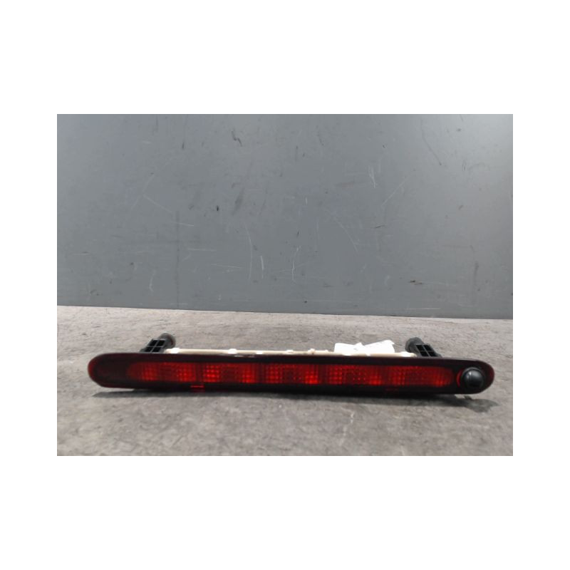 FEUX STOP SUPPLEMENTAIRE SUZUKI SWIFT 3P