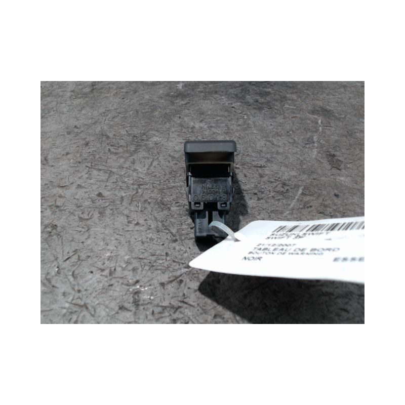BOUTON DE WARNING SUZUKI SWIFT 3P