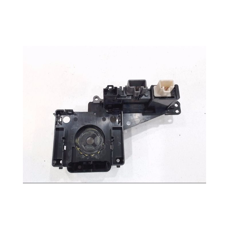 BOUTON DE WARNING TOYOTA YARIS
