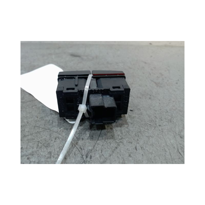 BOUTON DE WARNING FORD C-MAX