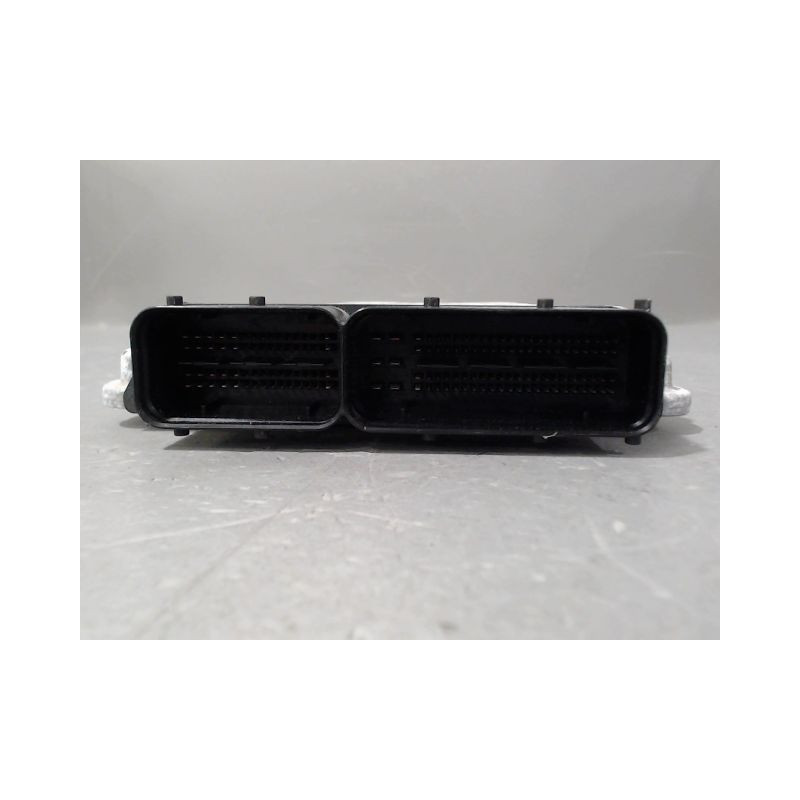 CALCULATEUR MOTEUR VOLKSWAGEN TOURAN