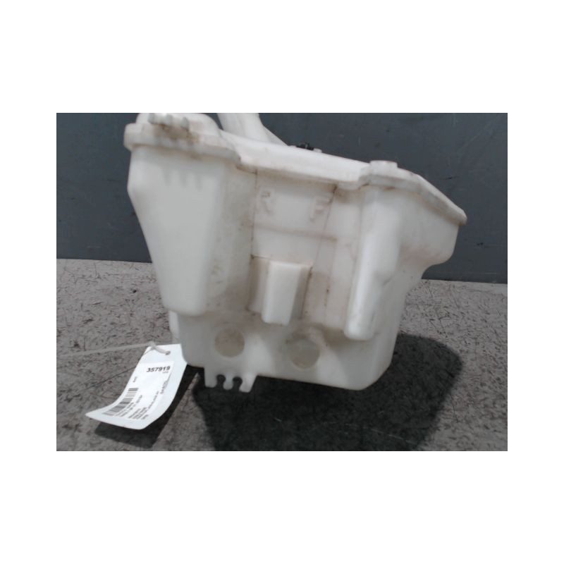 RESERVOIR LAVE-GLACE AVANT TOYOTA YARIS II 2010-