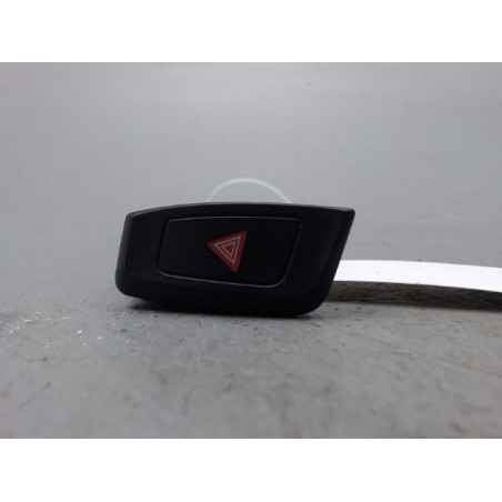 BOUTON DE WARNING AUDI A4