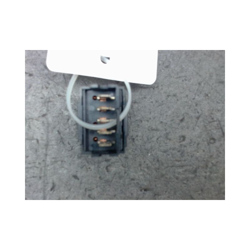 COMMANDE LEVE-GLACE PORTE AVD CITROEN BERLINGO BREAK -2002