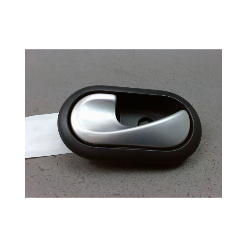 POIGNEE INTERIEURE PORTE AVANT GAUCHE DACIA LOGAN MCV I Phase 2 2008-2013