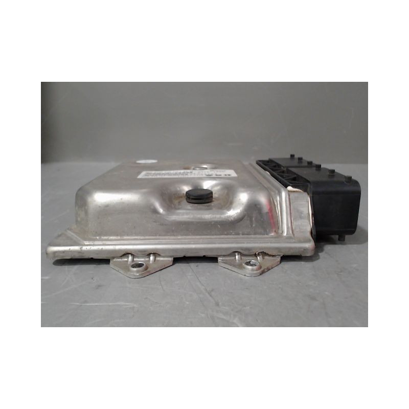 CALCULATEUR MOTEUR FIAT FIORINO