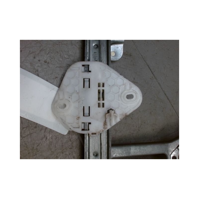 MECANISME LEVE-GLACE ARRIERE DROIT DACIA LOGAN 4 P 05-08