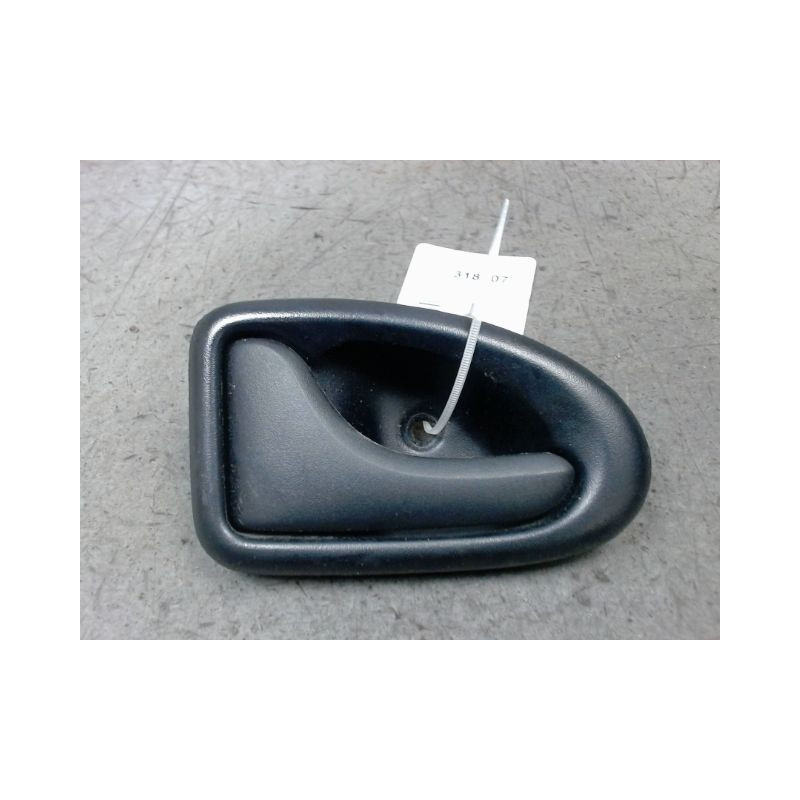 POIGNEE INTERIEURE PORTE AVANT GAUCHE DACIA LOGAN 4 P 05-08