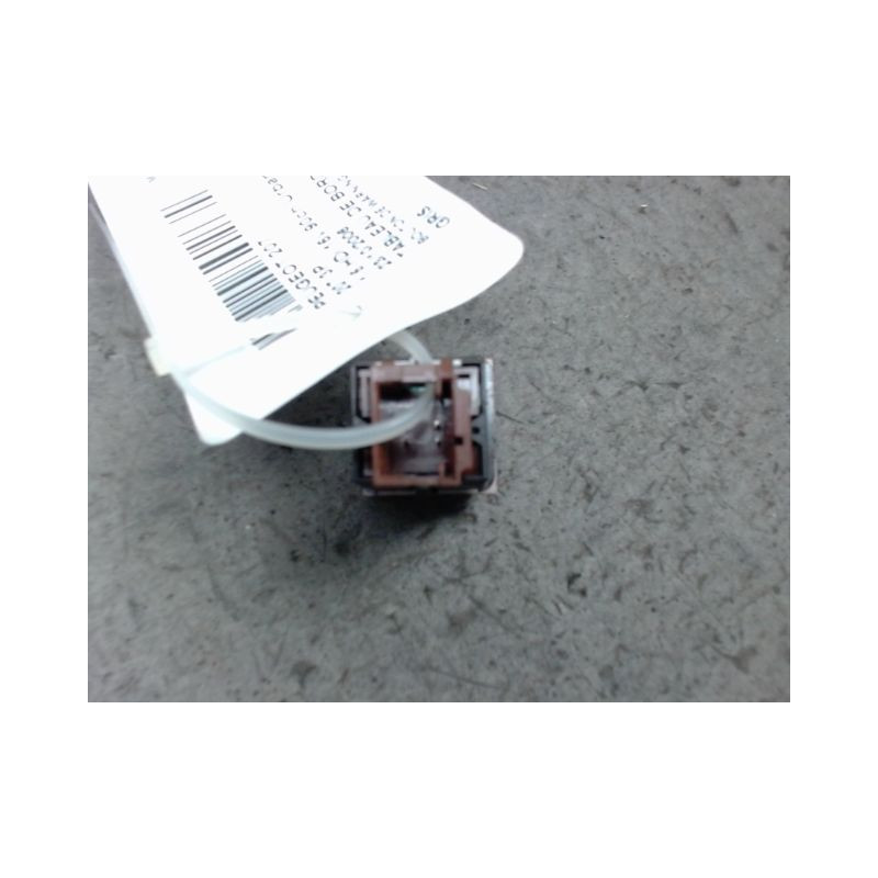BOUTON DE WARNING PEUGEOT 207 3P