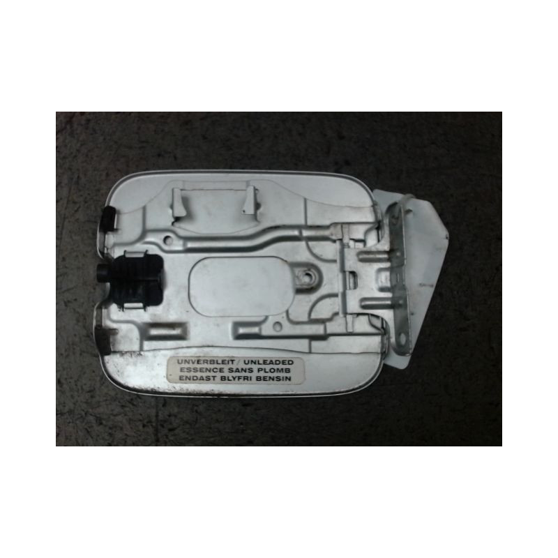 VOLET DE TRAPPE CARBURANT OPEL AGILA